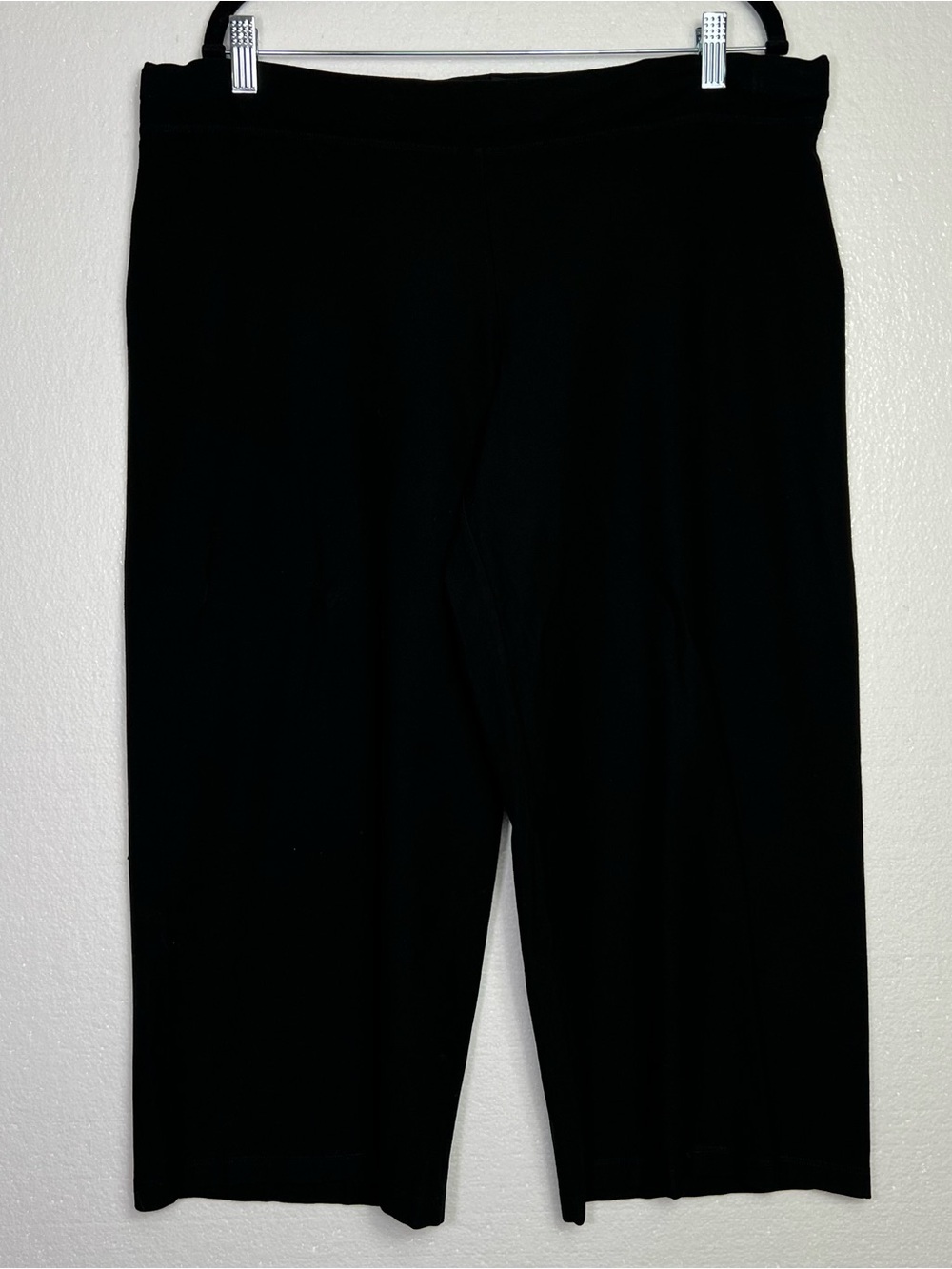 Eileen Fisher black cropped pull on pants size L